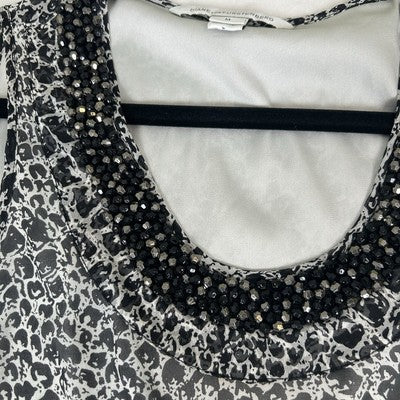 Diane von Furstenberg DVF Women Blouse Size M Black White Printed Beaded Neck 100% Silk