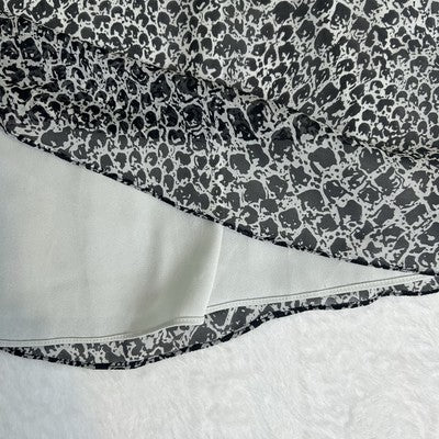 Diane von Furstenberg DVF Women Blouse Size M Black White Printed Beaded Neck 100% Silk