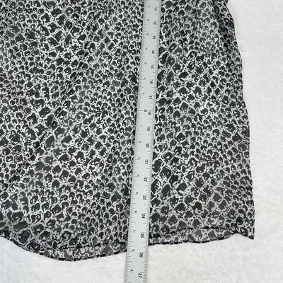 Diane von Furstenberg DVF Women Blouse Size M Black White Printed Beaded Neck 100% Silk
